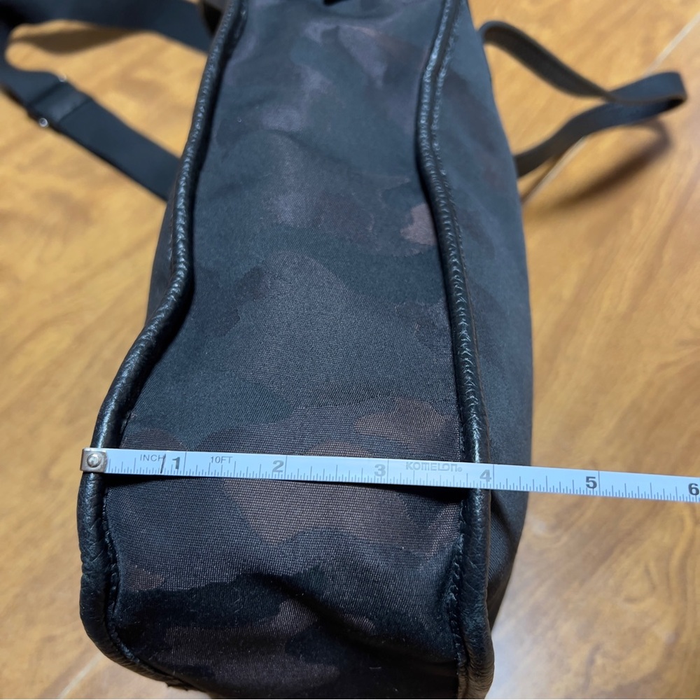Lululemon Now and Always Mini Tote Jacquard Camo Obsidian/Black Crossbody Bag - Picture 11 of 12